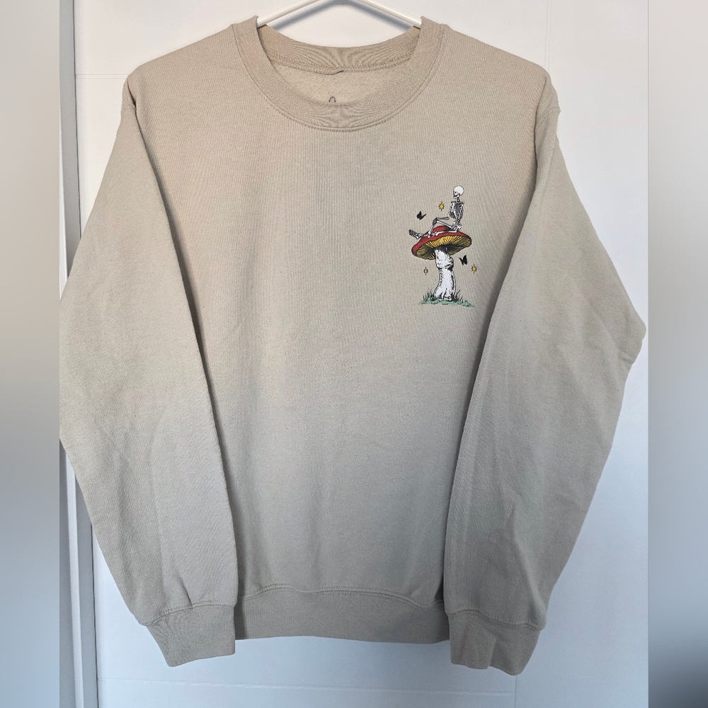 Empyre Skeleton Mushroom Graphic Sweatshirt - Small